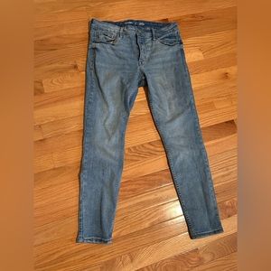 OLD Navy Rockstar Super Skinny Short Jeans
